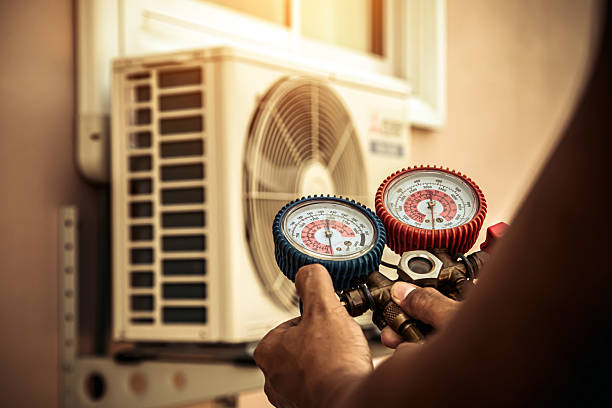 Professional Hvac technician working in Harrisburg, NC